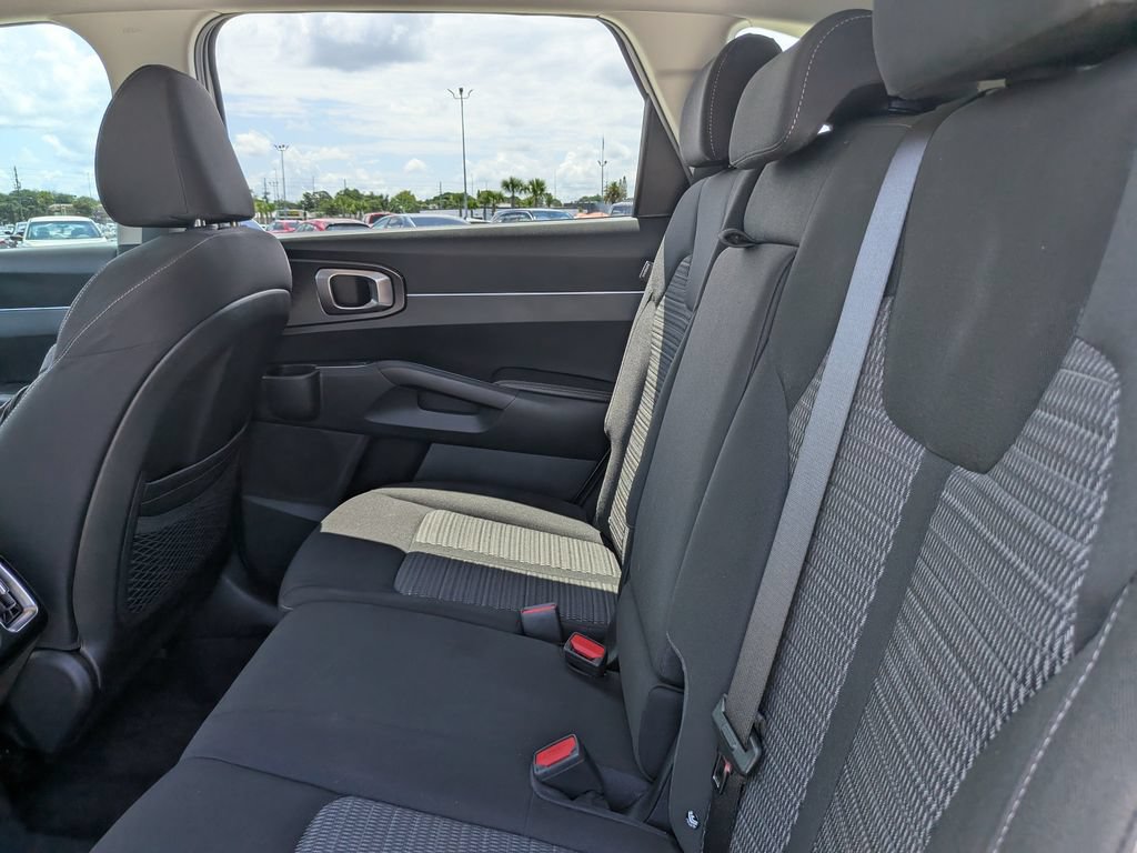 Certified 2024 Kia Sorento LX FWD image 18