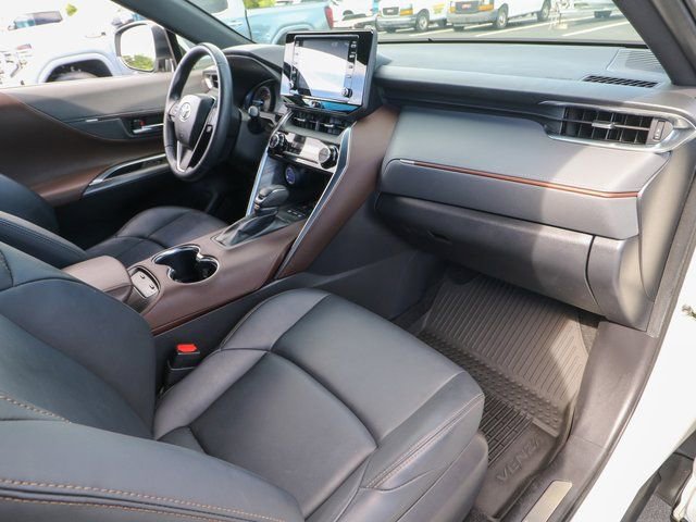Used 2022 Toyota Venza XLE image 21