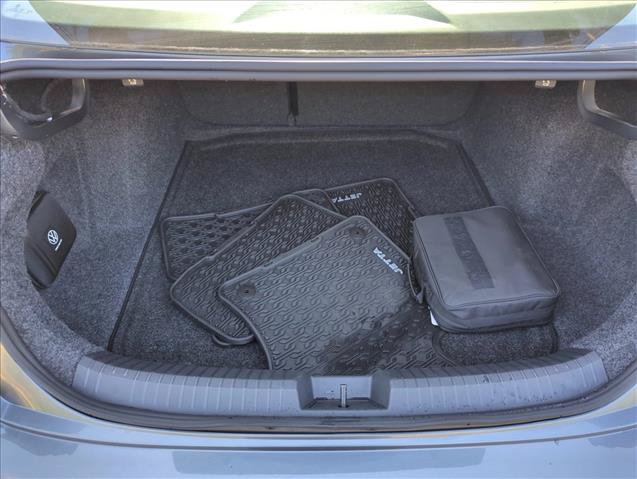 Certified 2024 Volkswagen Jetta SE w/ Panoramic Sunroof Package FWD image 10