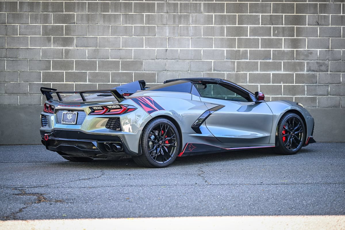 Used 2023 Chevrolet Corvette Stingray Premium Conv w/ Z51 Performance Package RWD image 3