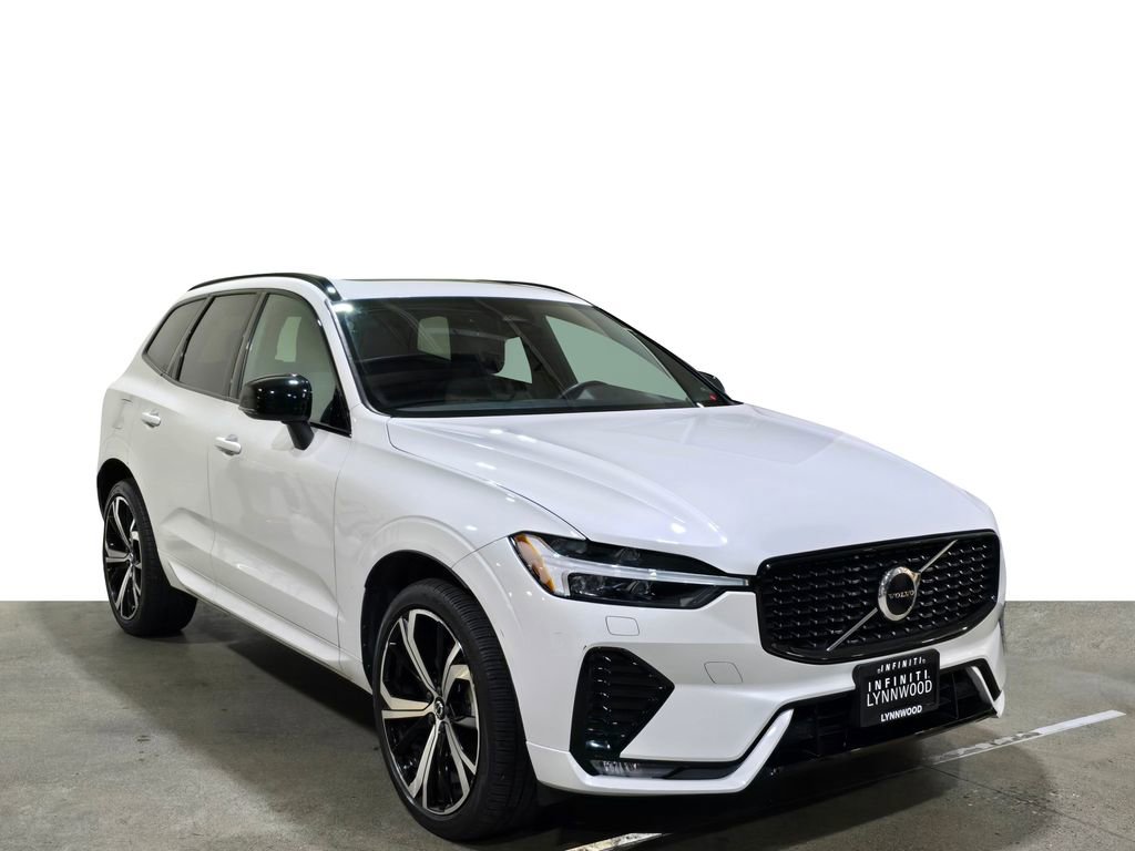 Used 2022 Volvo XC60 B5 R-Design w/ Climate Package image 3