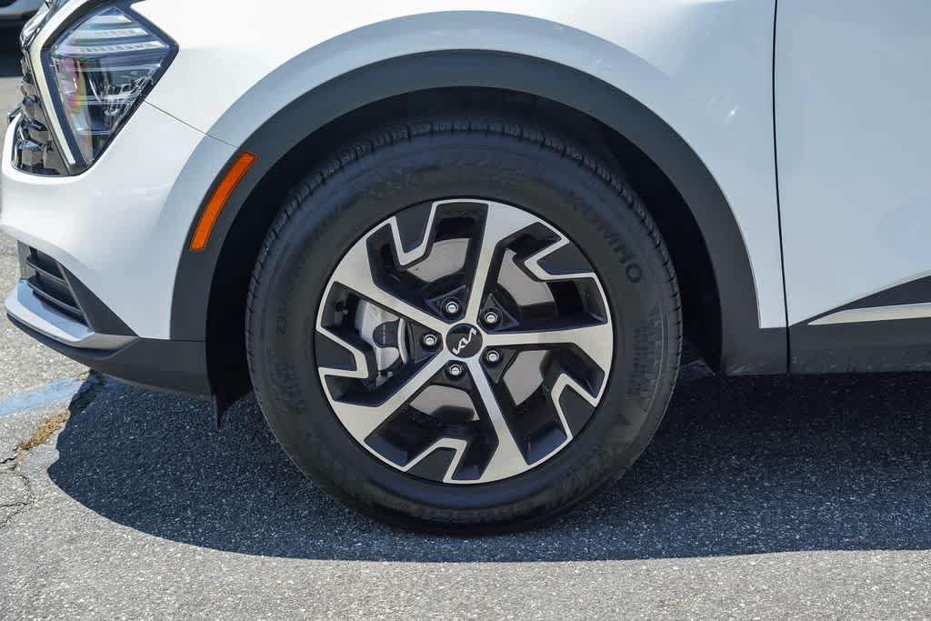Certified 2025 Kia Sportage EX FWD image 9