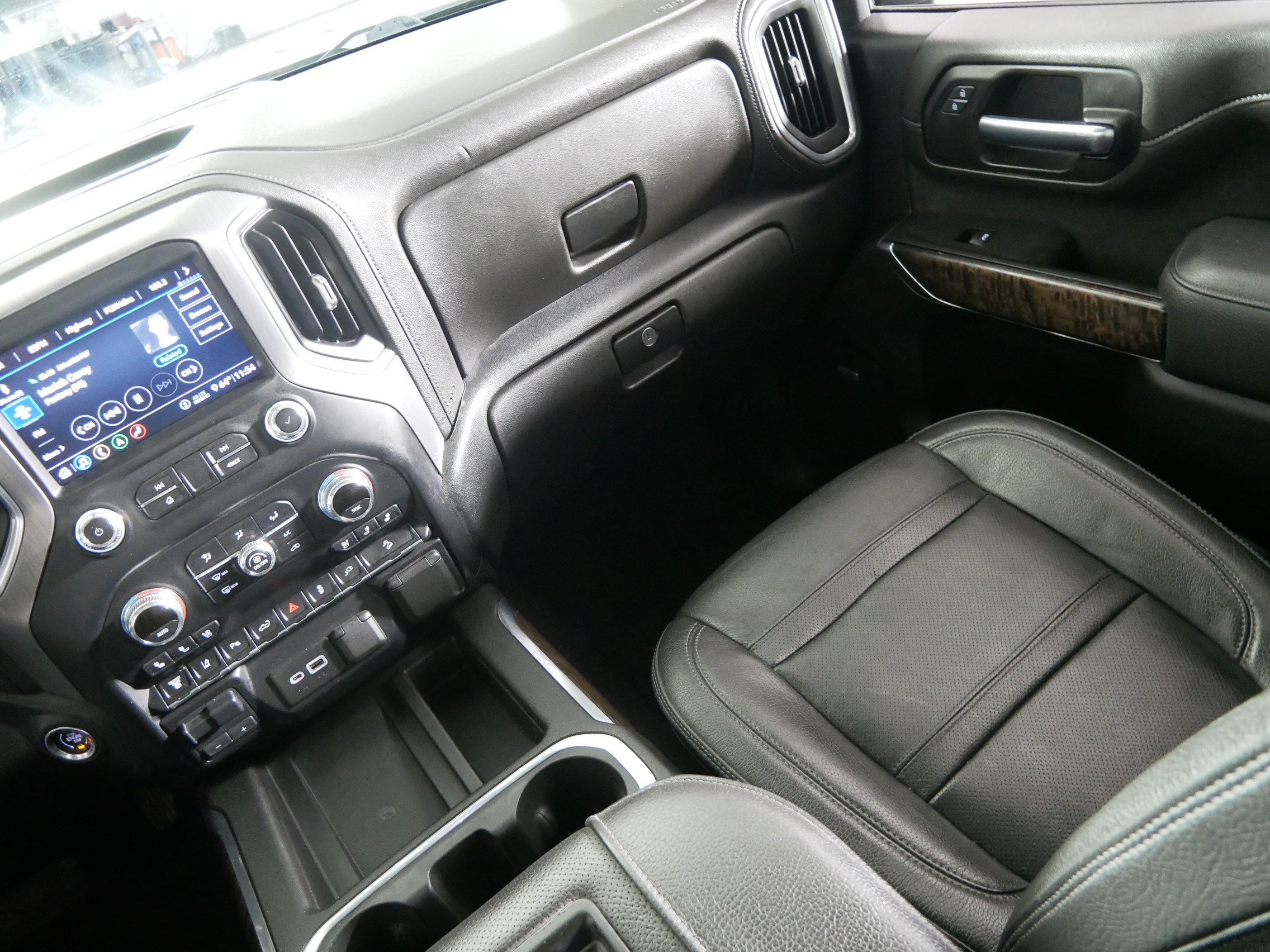 Used 2020 GMC Sierra 2500 Denali w/ Denali Ultimate Package AWD/4WD image 11