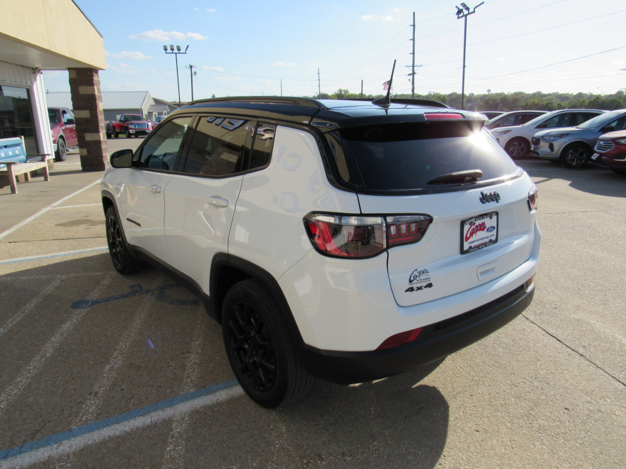 Used 2023 Jeep Compass Latitude w/ Sun and Sound Group image 7