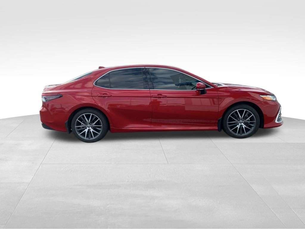 Used 2024 Toyota Camry XLE image 5