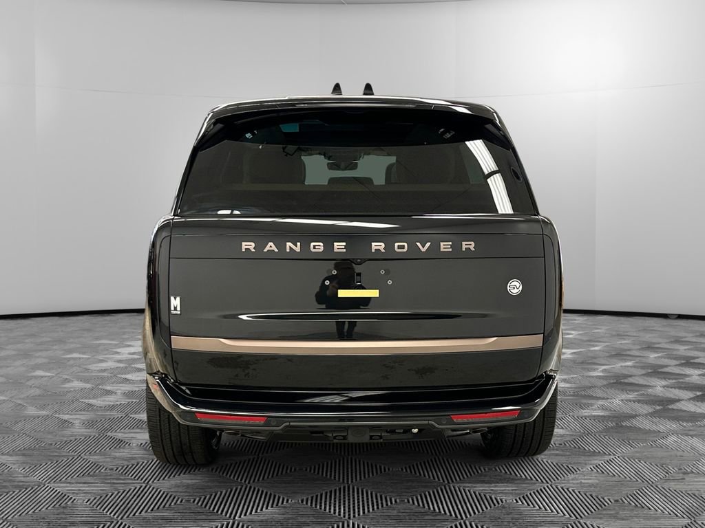 New 2026 Land Rover Range Rover SV image 3