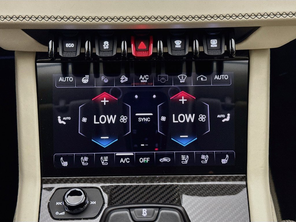 Used 2025 Lamborghini Urus S AWD/4WD image 16