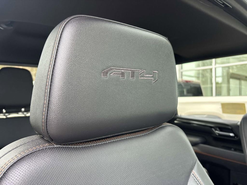 Used 2025 GMC Sierra 2500 AT4 w/ AT4 Premium Plus Package image 16