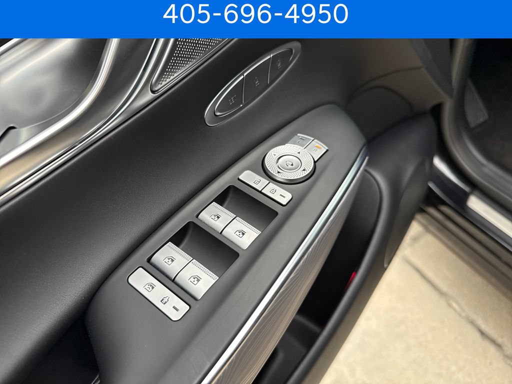 Used 2023 Genesis GV70 2.5T w/ Advanced Package AWD/4WD image 14