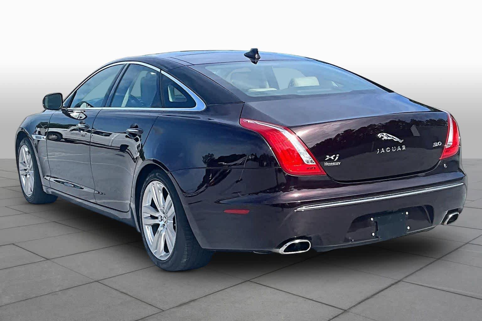 Used 2013 Jaguar XJ RWD image 12