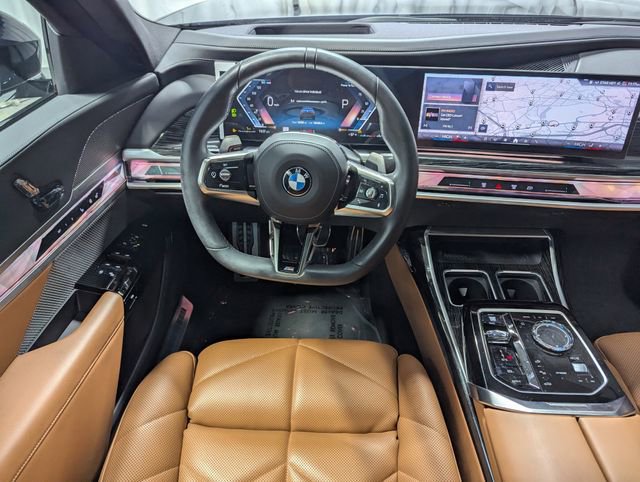 Used 2023 BMW 740i image 7