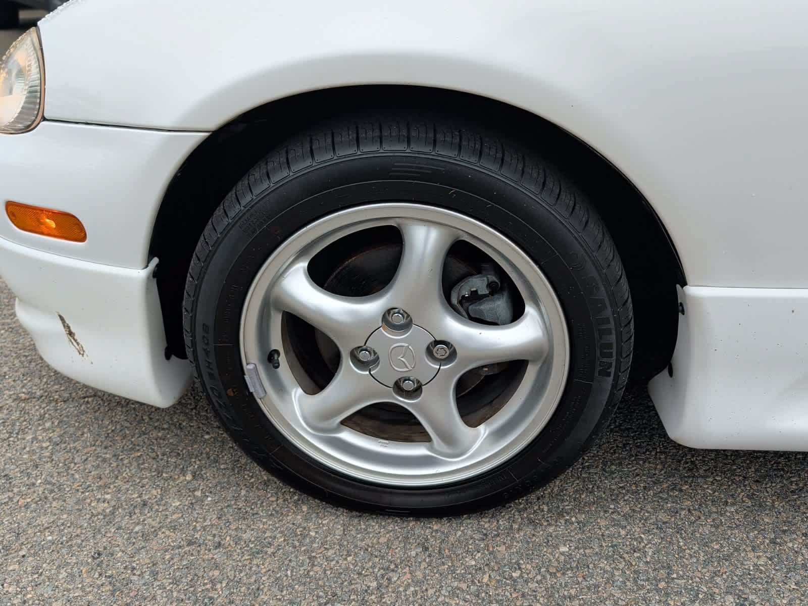 Used 2001 MAZDA MX-5 Miata RWD image 11