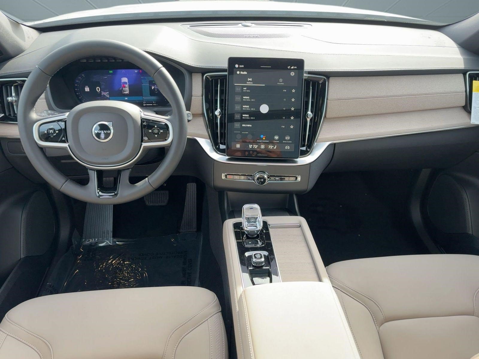 New 2026 Volvo XC90 T8 Plus AWD/4WD image 25