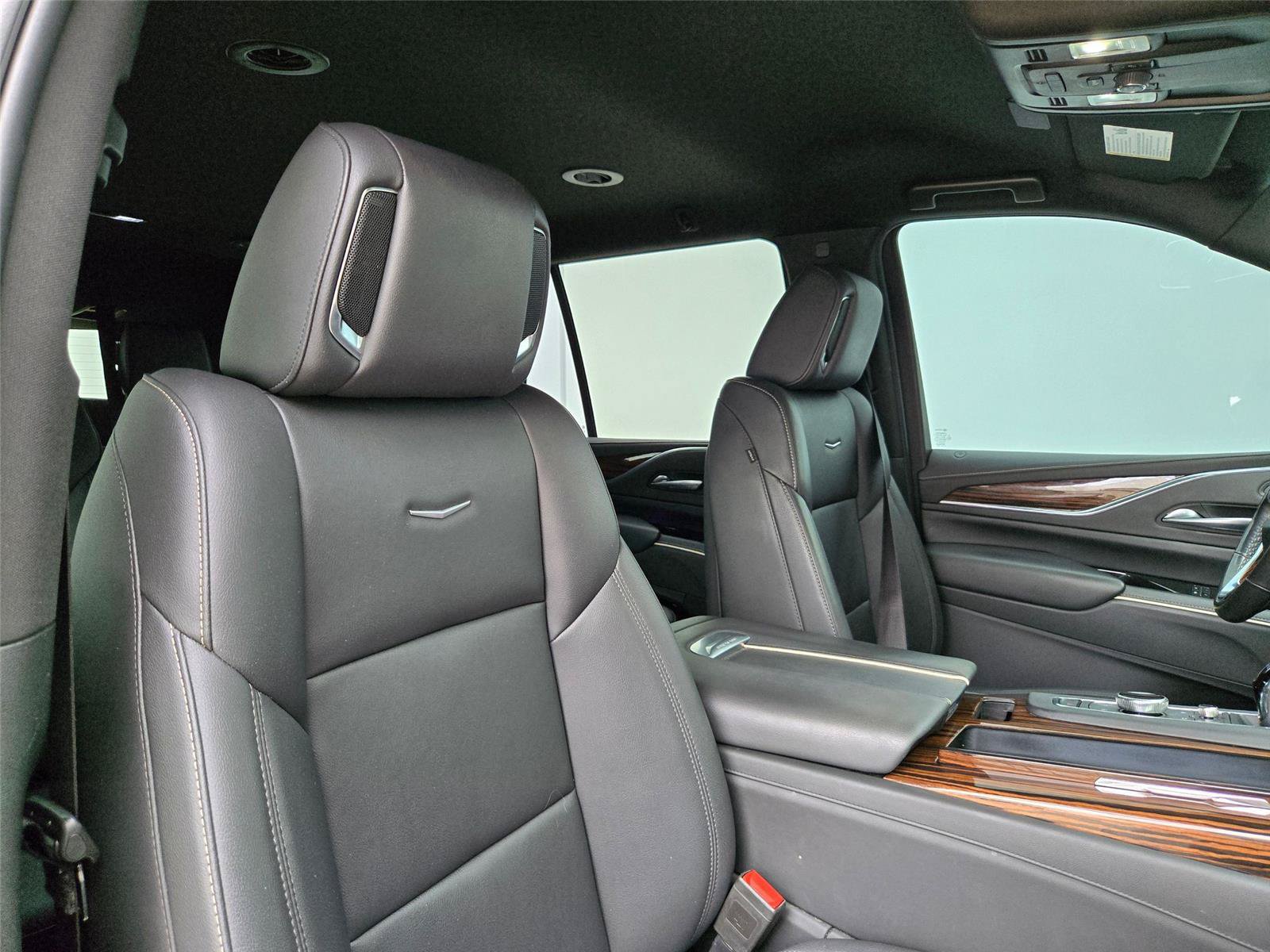 Used 2022 Cadillac Escalade Luxury AWD/4WD image 29