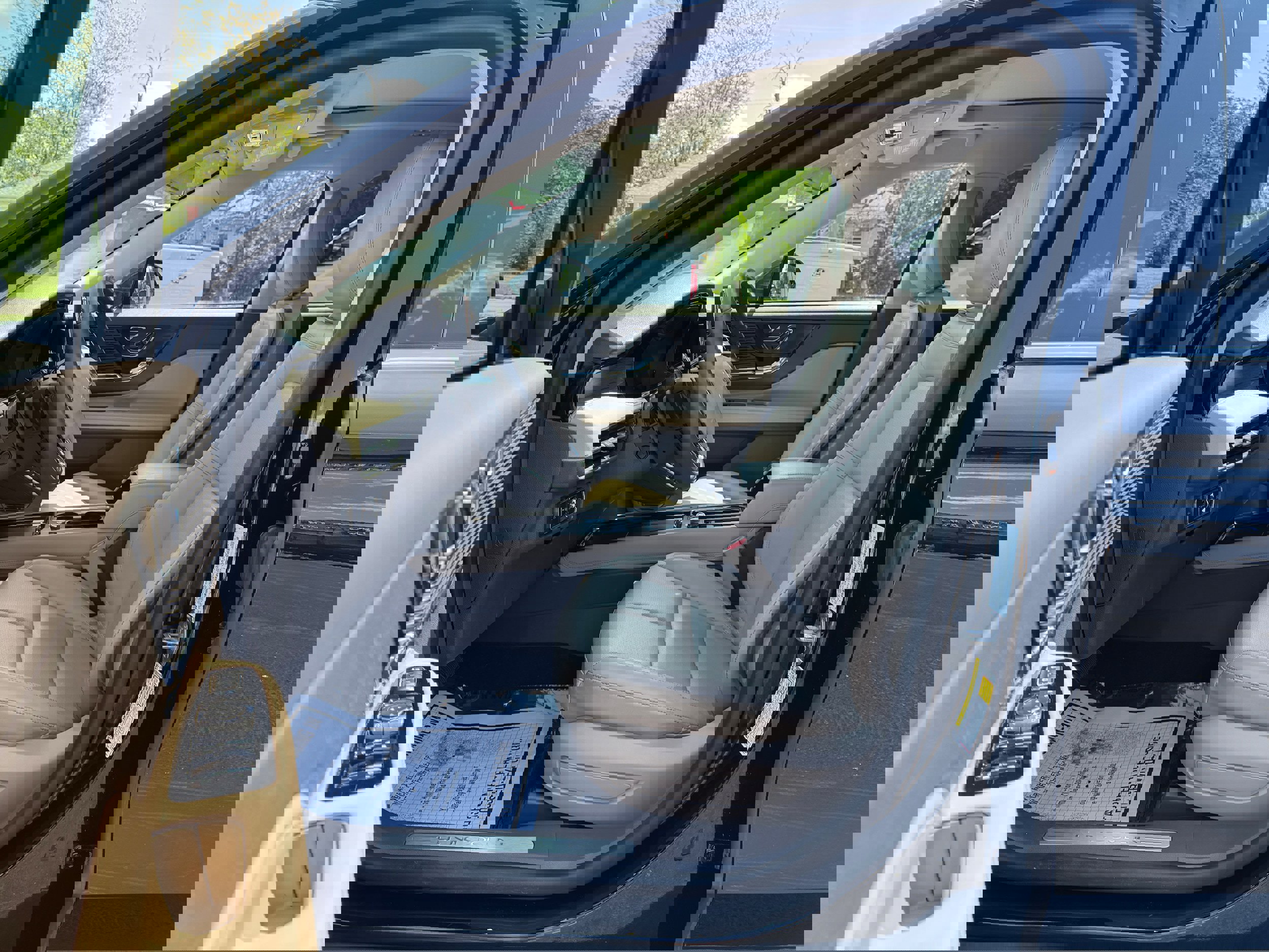 Used 2022 Lincoln Corsair Reserve AWD/4WD image 10