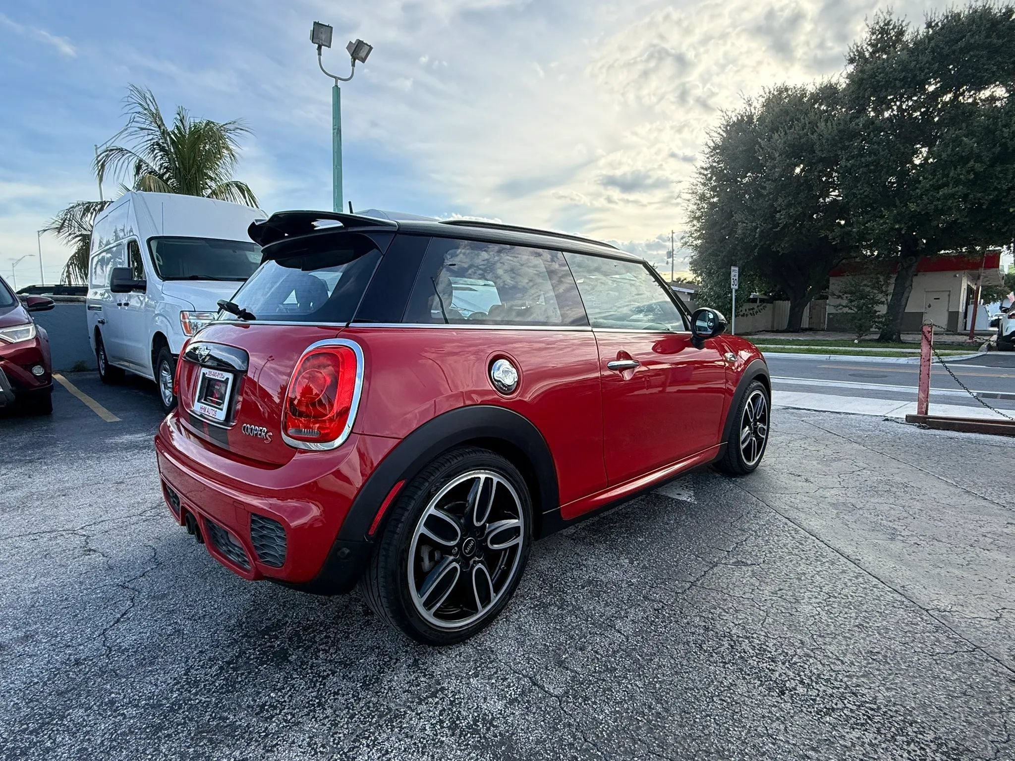 Used 2017 MINI Cooper S FWD image 5
