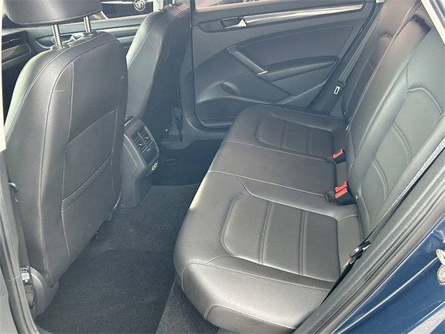 Used 2020 Volkswagen Passat 2.0T R-Line image 22