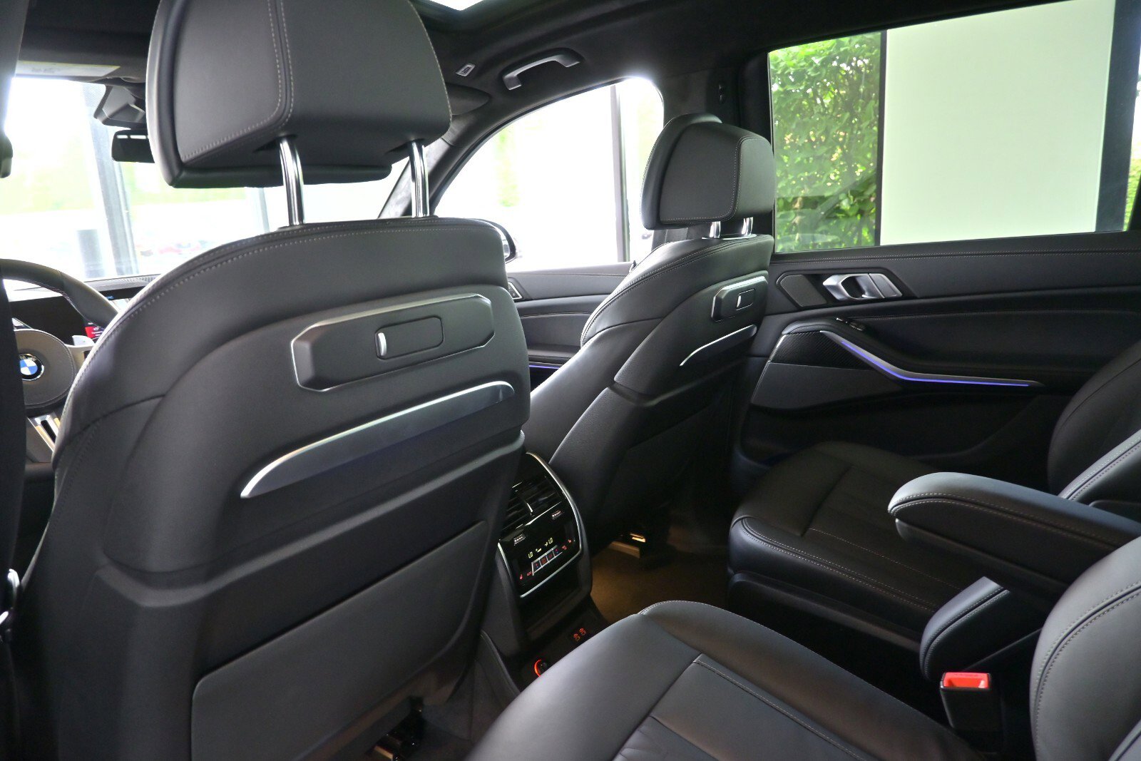 New 2025 BMW X7 M60i w/ Executive Package image 13