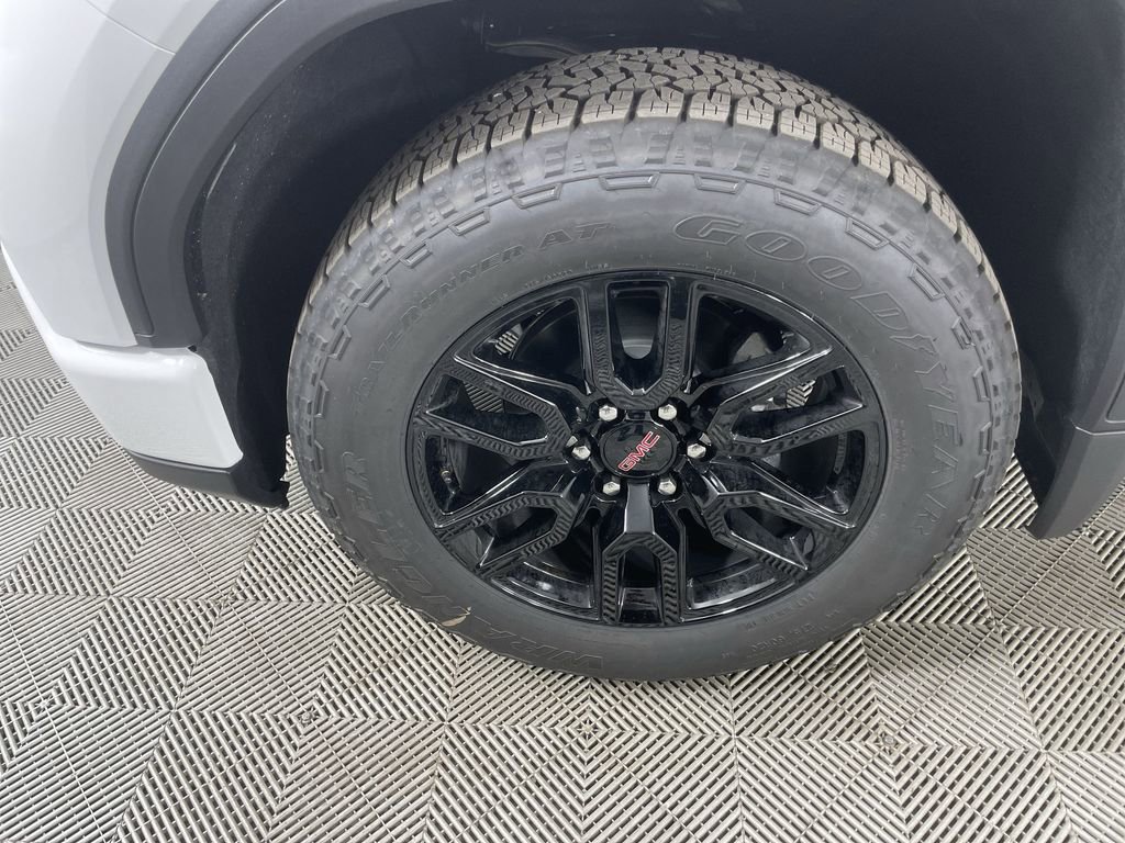 Used 2025 GMC Sierra 1500 Elevation image 33