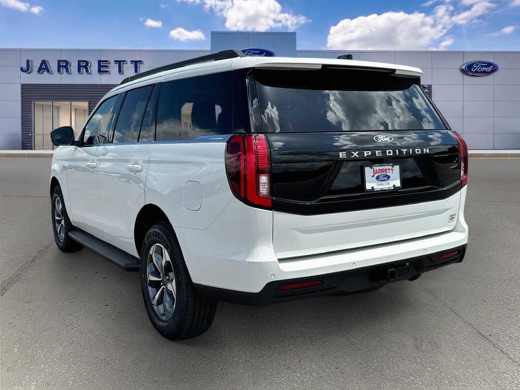 New 2027 Ford Expedition Active RWD image 5