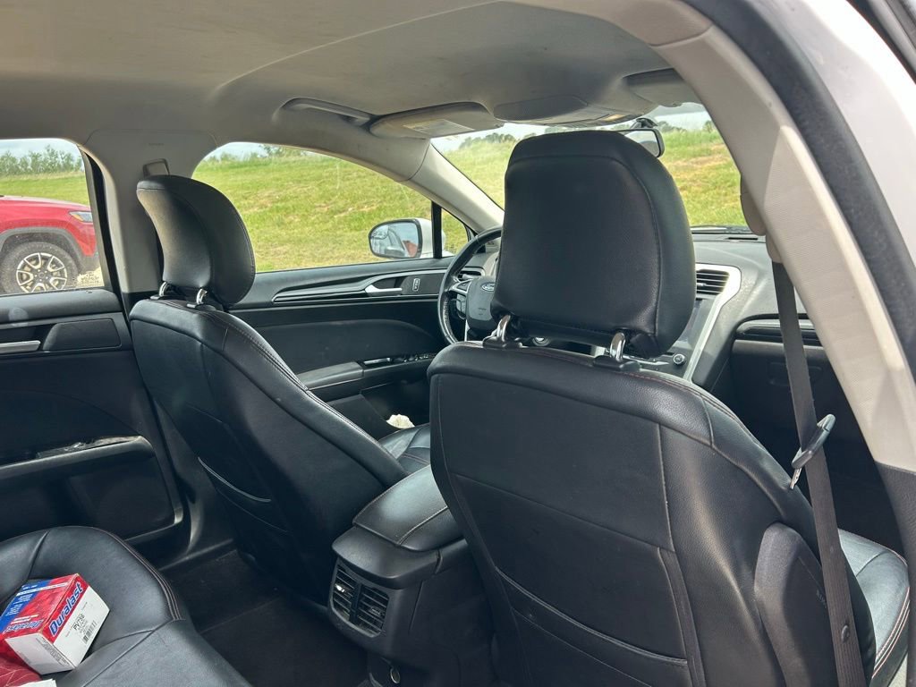 Used 2014 Ford Fusion SE FWD image 4