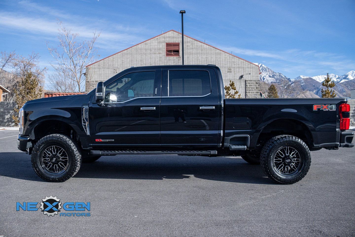 Used 2023 Ford F350 Limited w/ FX4 Off-Road Package image 4