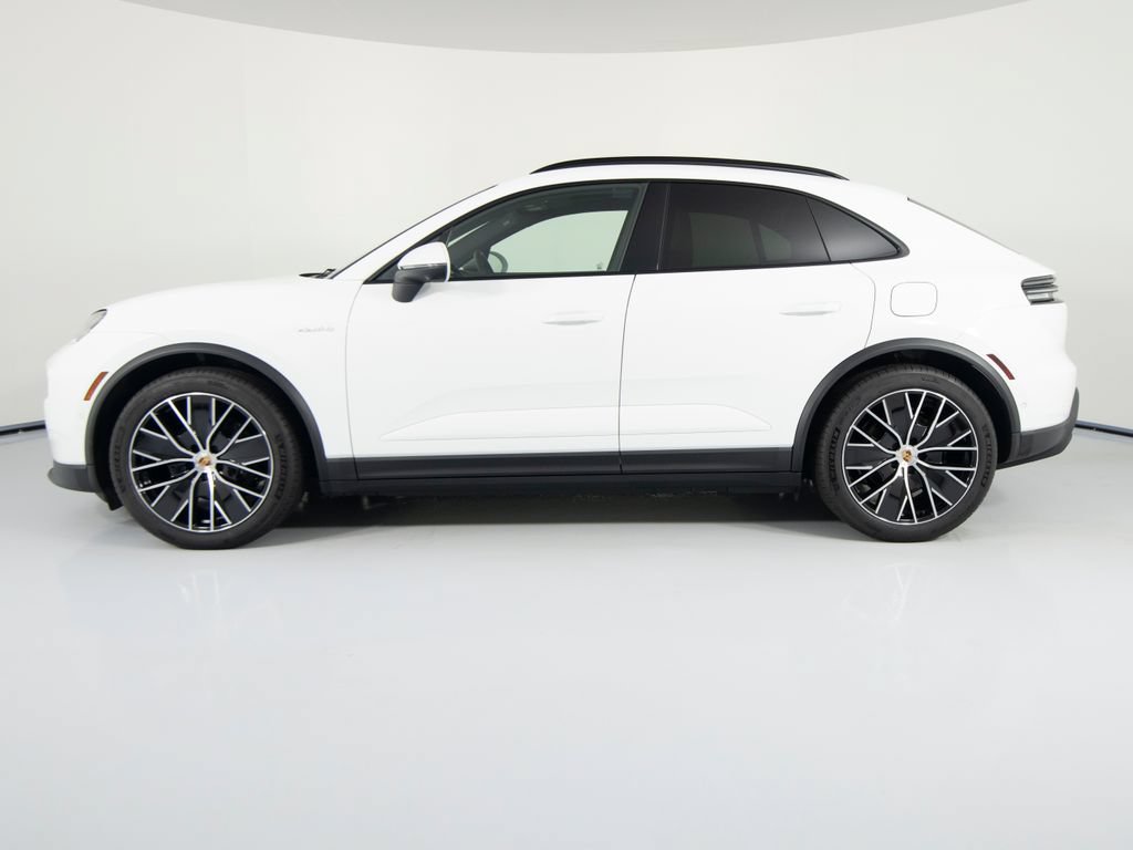 New 2026 Porsche Macan 4 Electric AWD/4WD image 2
