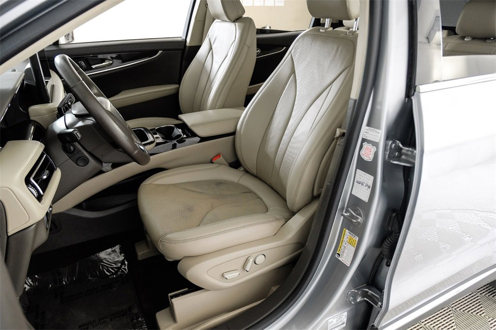 Used 2023 Lincoln Nautilus Reserve image 4