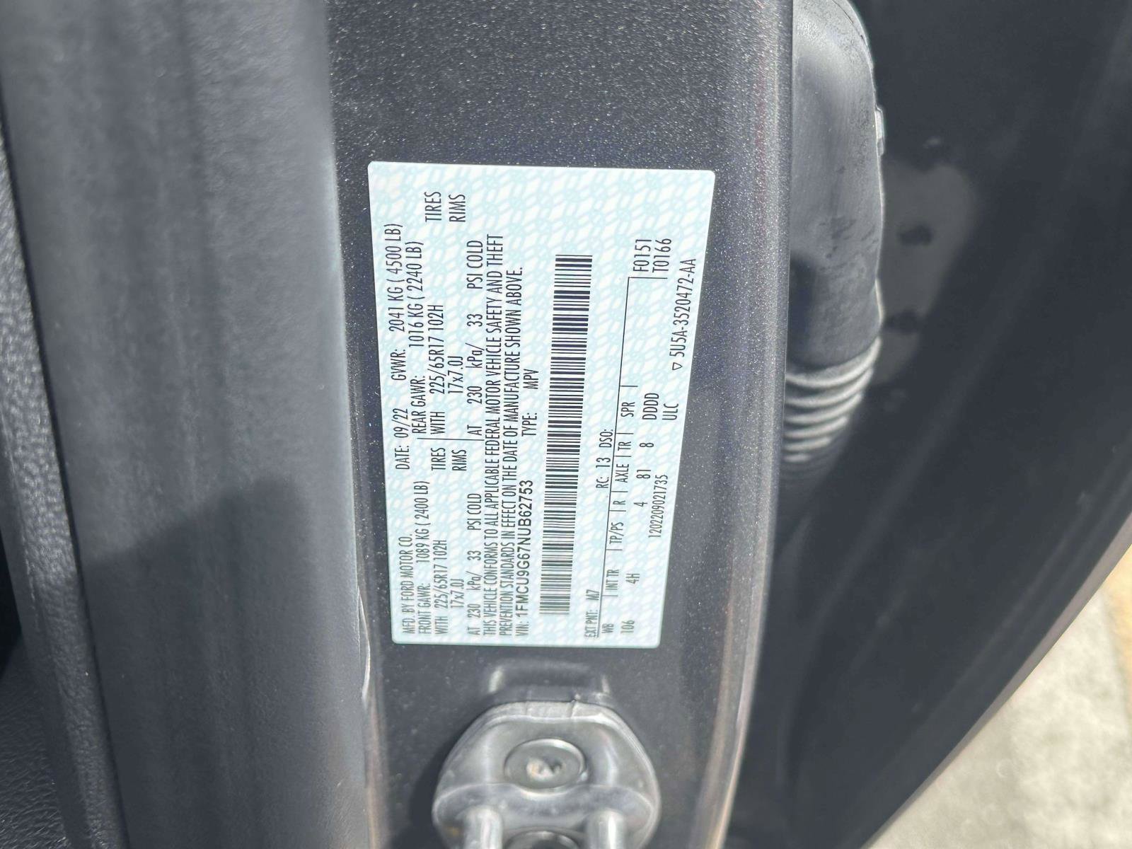 Used 2022 Ford Escape SE w/ Cold Weather Package image 17