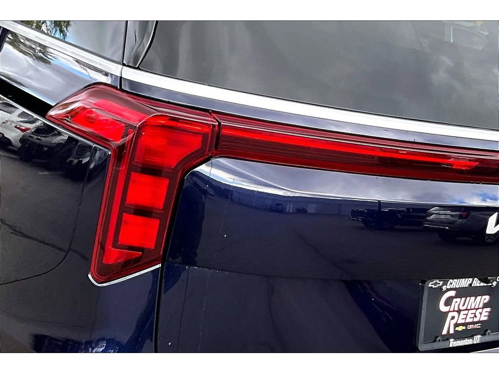 Used 2026 Kia Carnival EX image 22