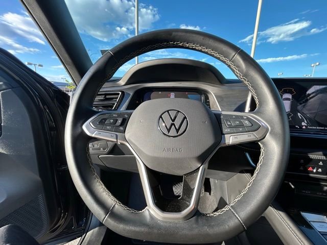 Used 2025 Volkswagen Atlas Cross Sport SE AWD/4WD image 12