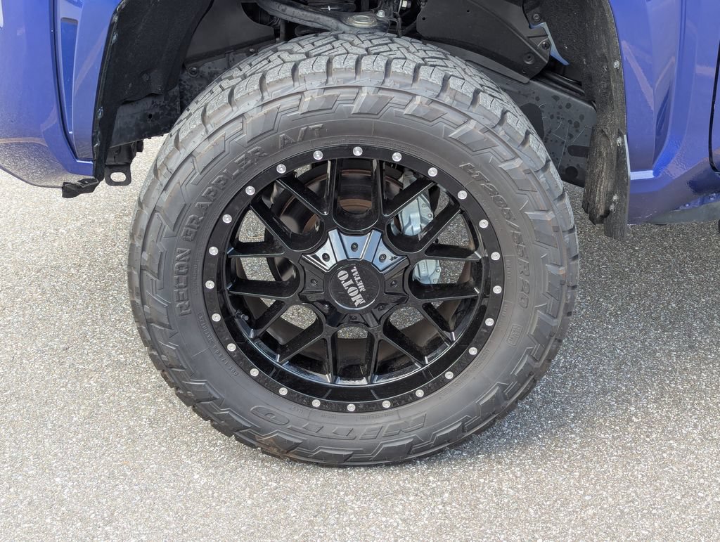Used 2025 Toyota Tacoma SR5 AWD/4WD image 39