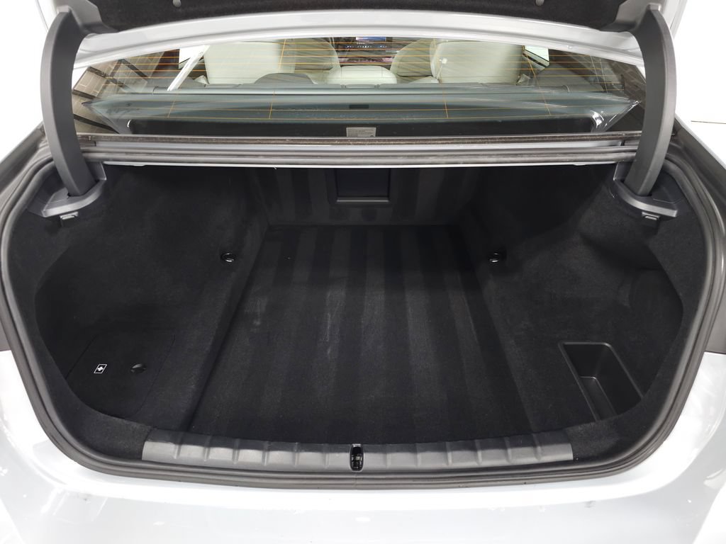 Used 2023 BMW 760i xDrive w/ Luxury Rear Seating Package AWD/4WD image 8
