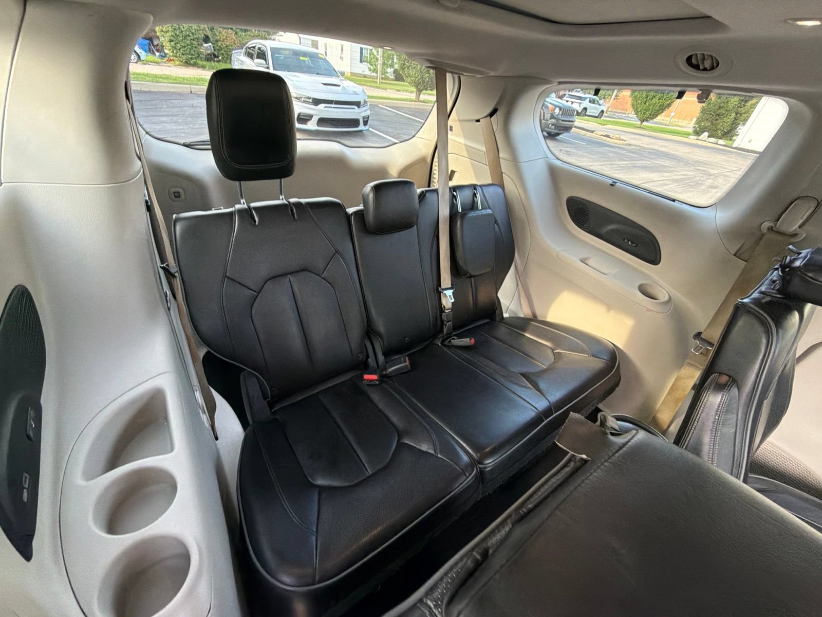 Used 2018 Chrysler Pacifica Limited FWD image 25