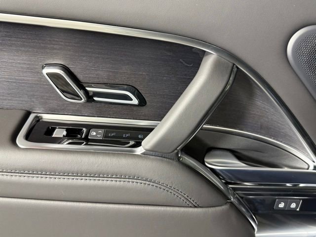 New 2025 Land Rover Range Rover SE image 23