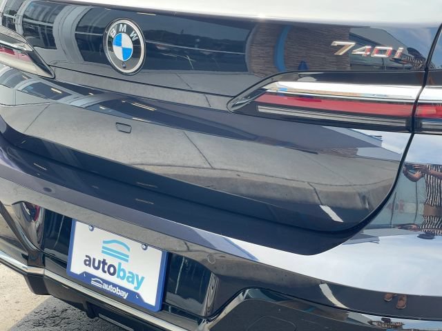 Used 2025 BMW 740i xDrive AWD/4WD image 18