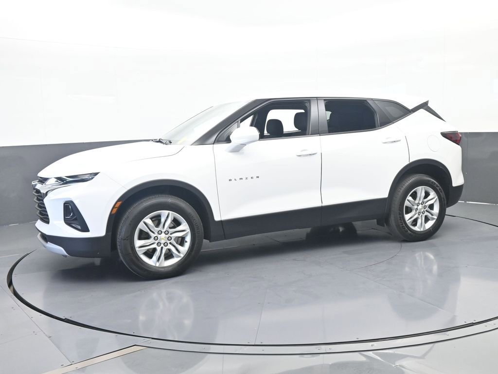 Used 2022 Chevrolet Blazer LT FWD image 2