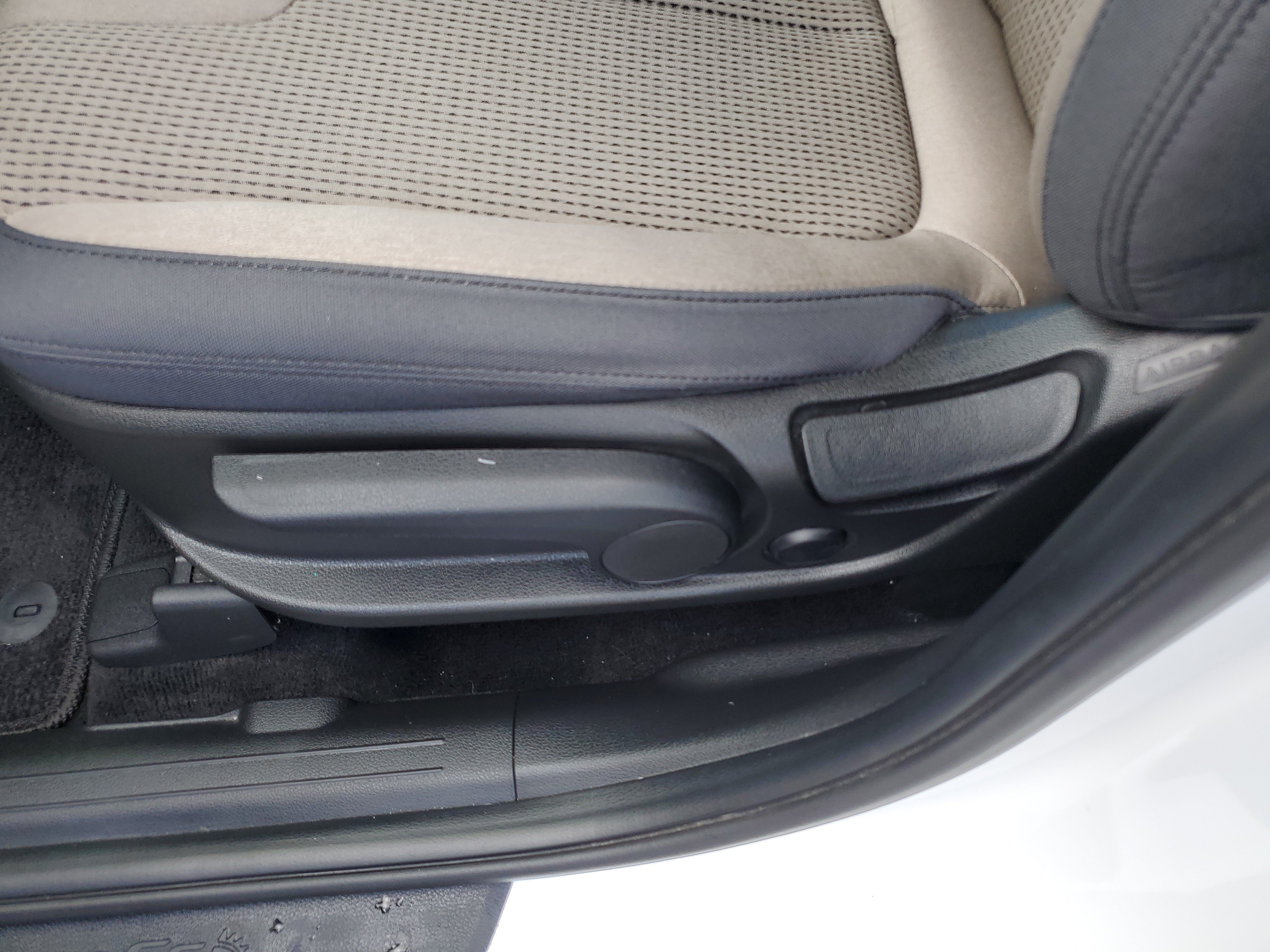 Used 2023 Hyundai Santa Fe SE FWD image 16