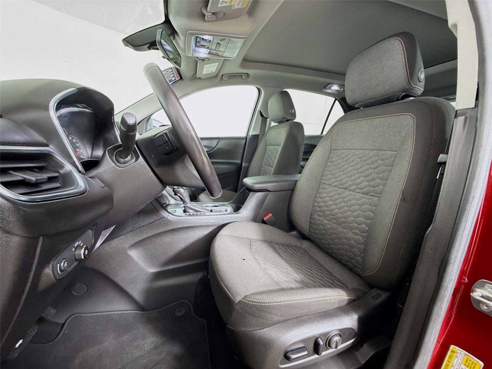 Used 2018 Chevrolet Equinox LT w/ Sun & Infotainment Package image 21