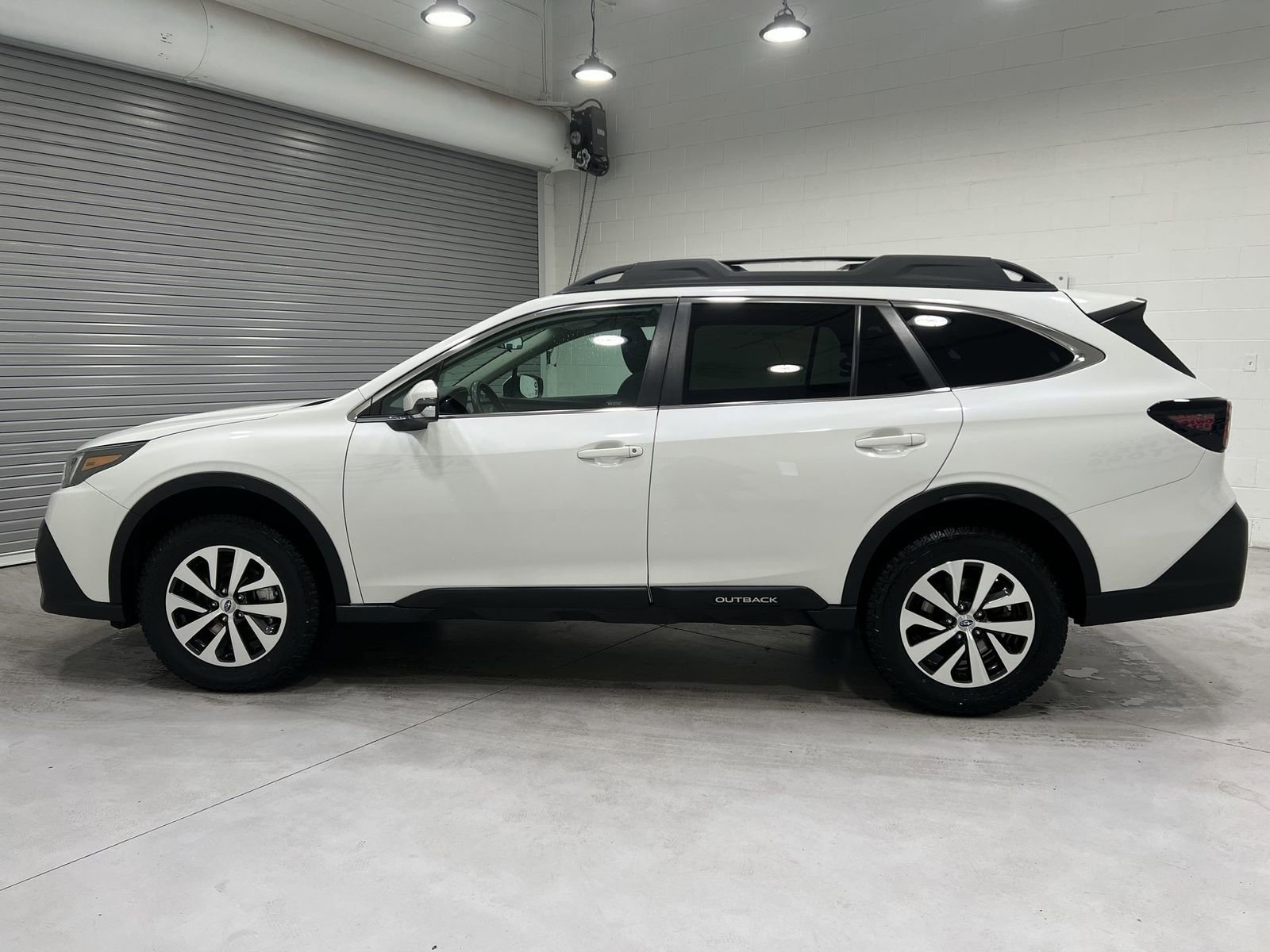 Used 2022 Subaru Outback Premium image 5