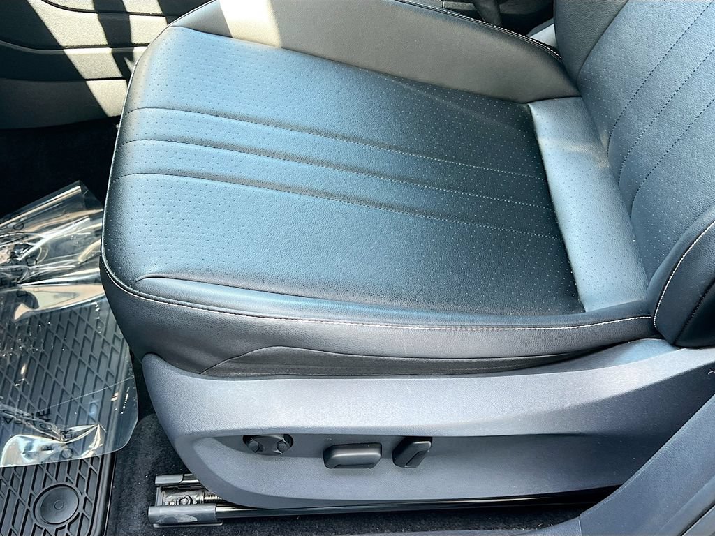 Used 2022 Volkswagen Tiguan SE FWD image 18