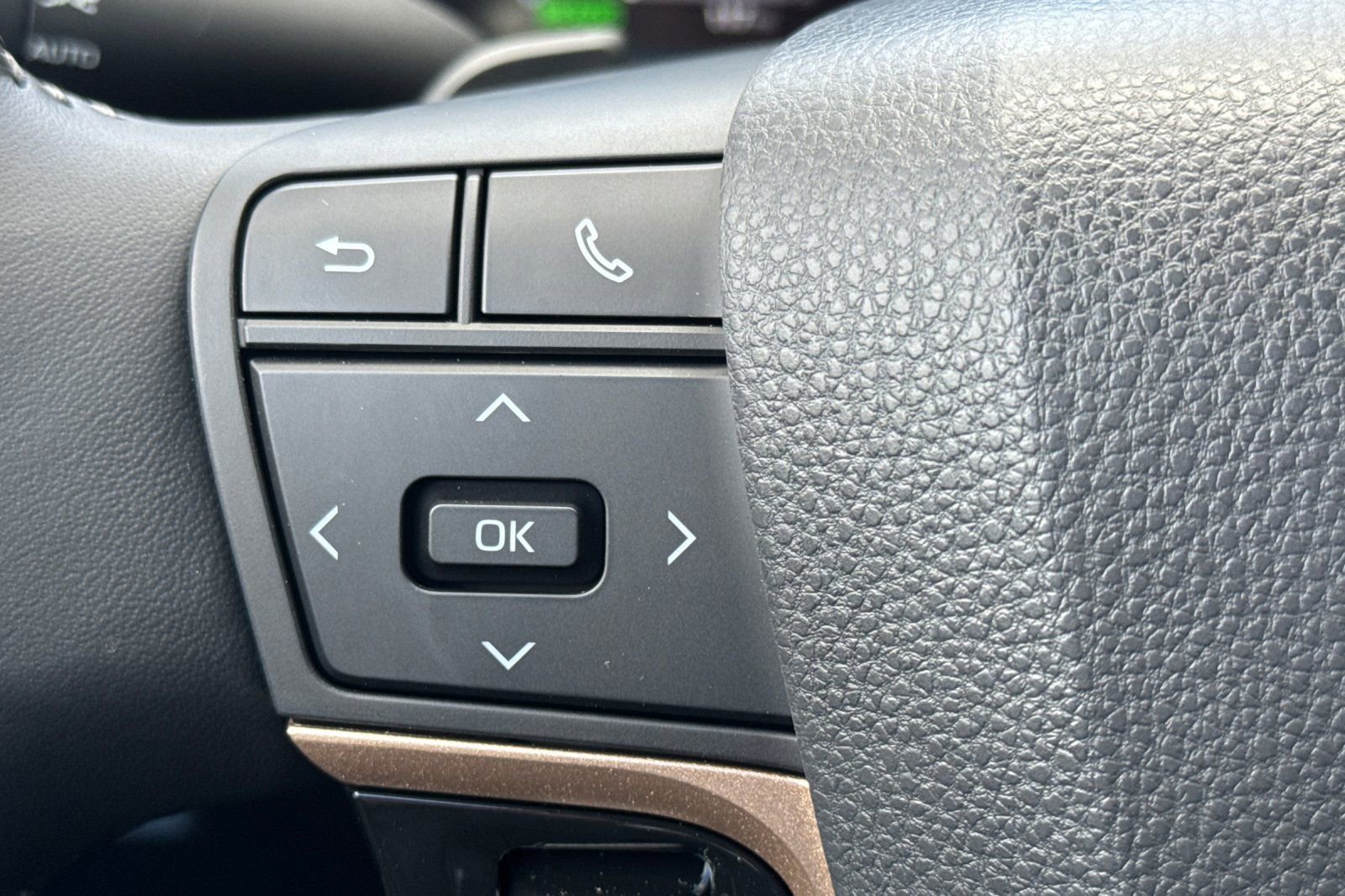 Certified 2025 Toyota Crown Signia image 29