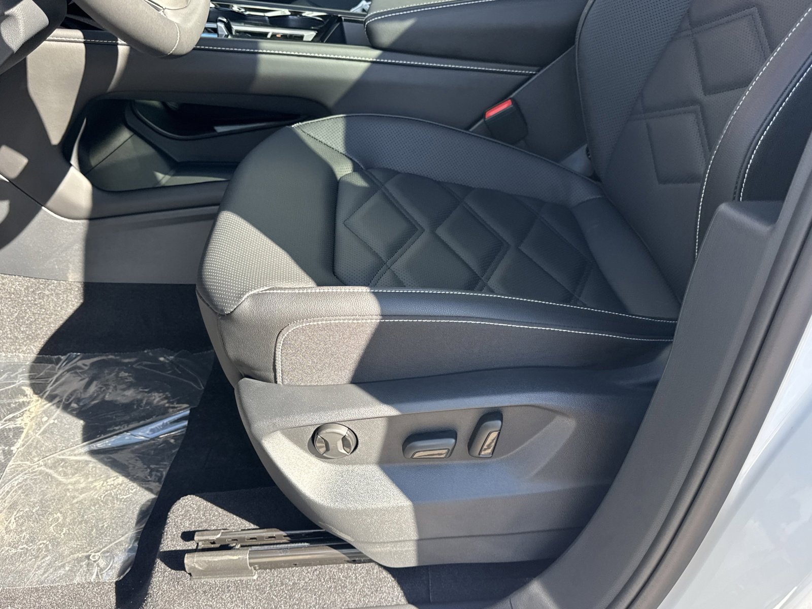 New 2026 Volkswagen Atlas SE image 15