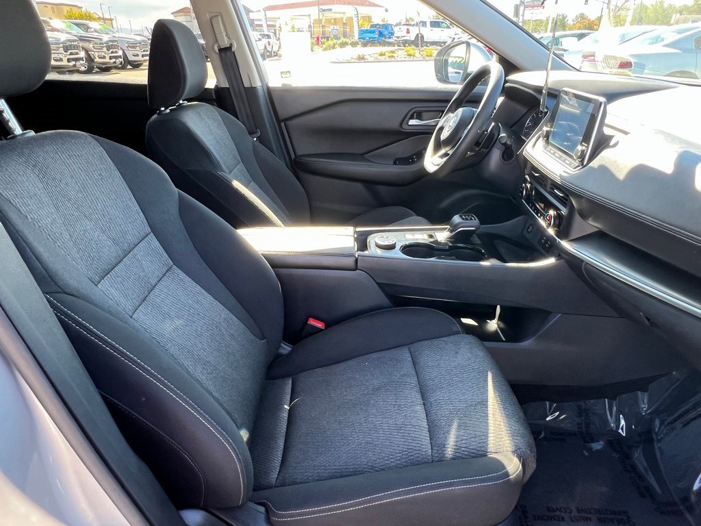 Used 2024 Nissan Rogue SV image 13