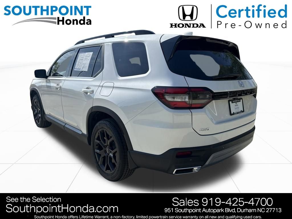 Certified 2025 Honda Pilot Touring image 5
