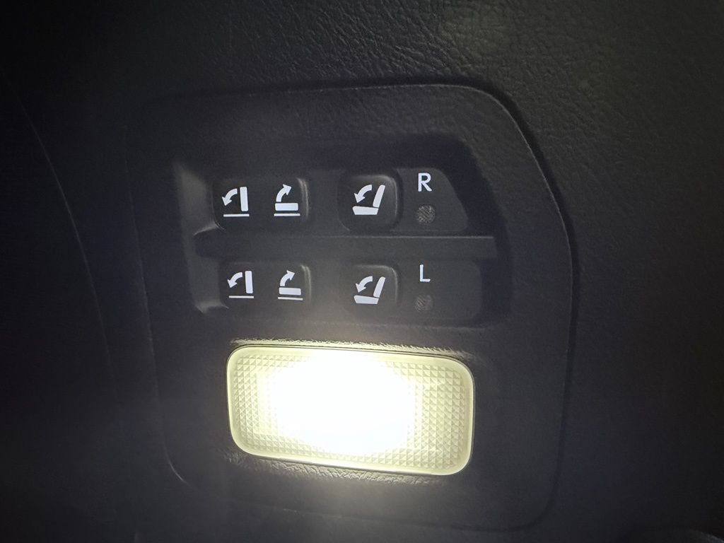 Used 2016 Lexus LX 570 4WD image 38