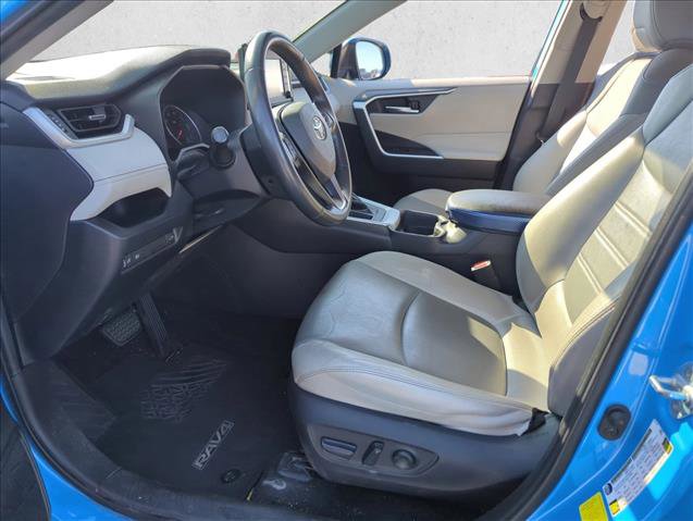Used 2019 Toyota RAV4 XLE Premium image 9