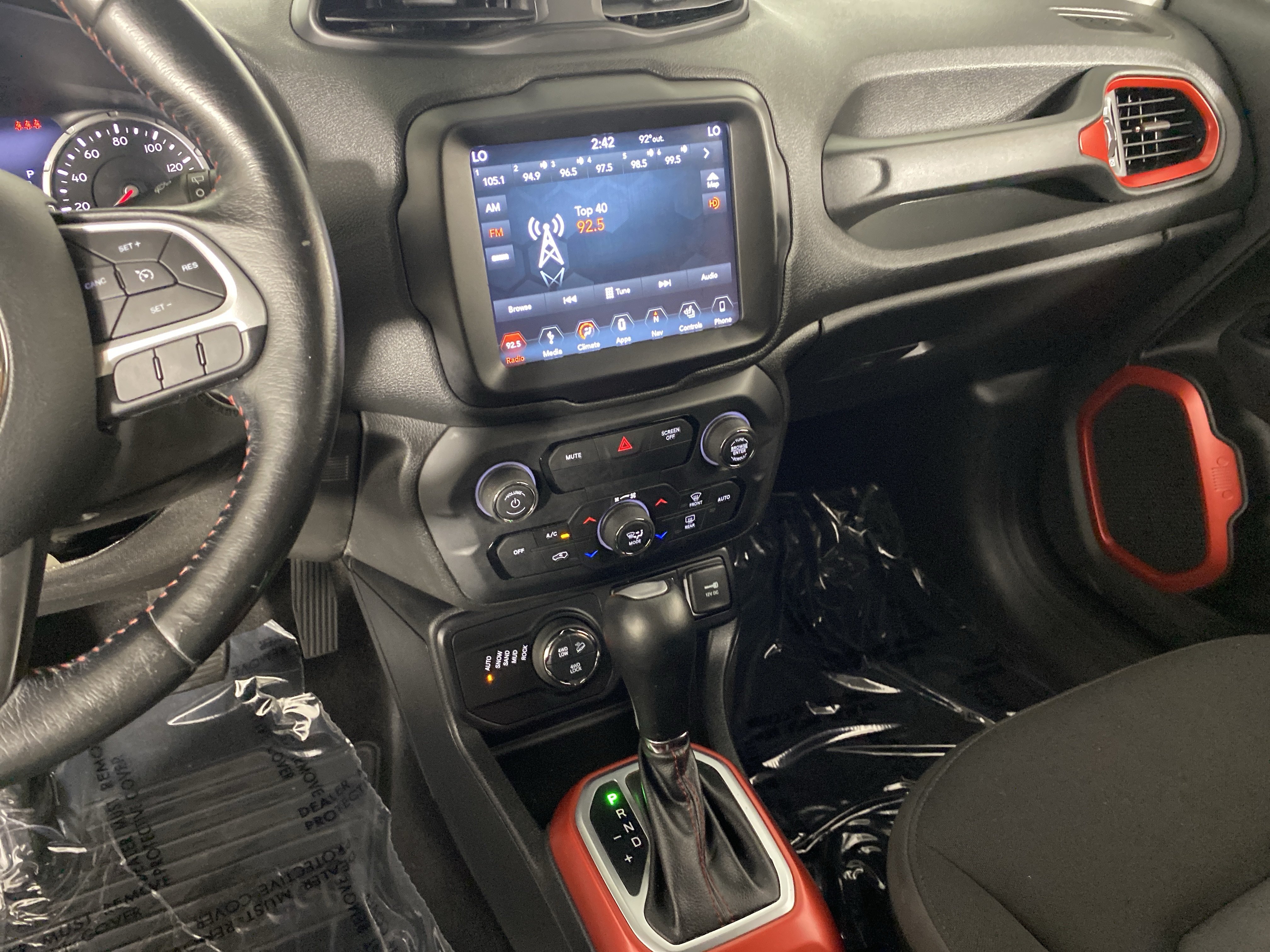 Used 2019 Jeep Renegade Trailhawk w/ UConnect 8.4 Nav Group AWD/4WD image 29