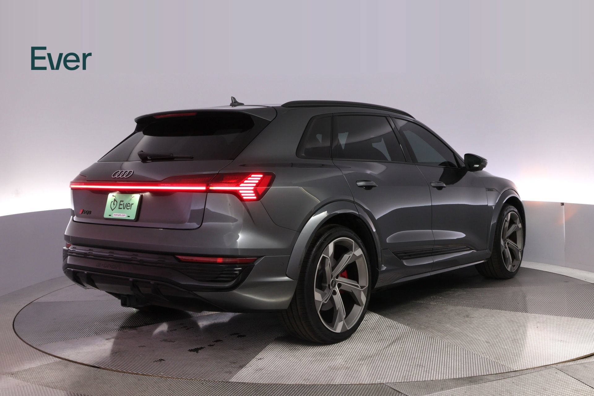 Used 2024 Audi SQ8 e-tron Premium Plus w/ Black Optic Package AWD/4WD image 3