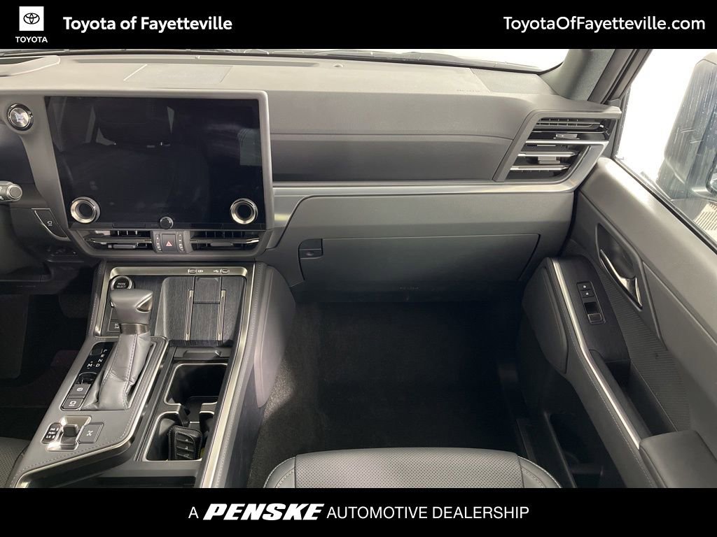 Used 2025 Lexus GX 550 w/ Accessory Package (2T) image 20